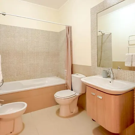 Apartment Claude Viguie *